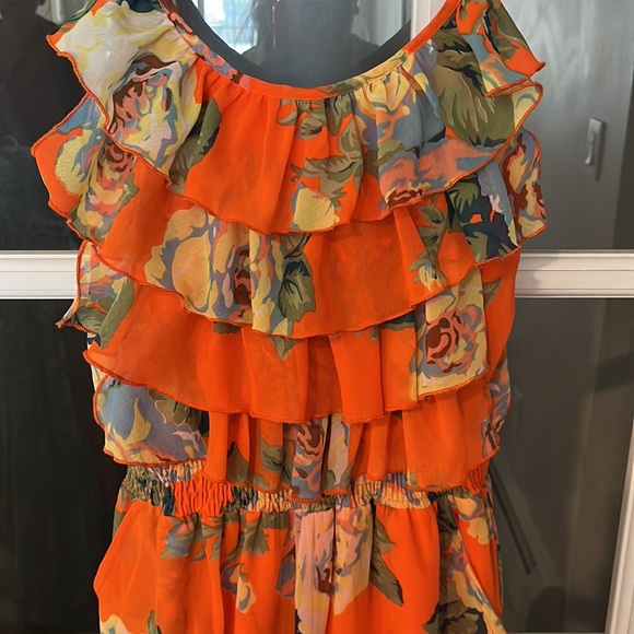 🧡 FLORAL JUMPSUIT 🧡 - Picture 2 of 5